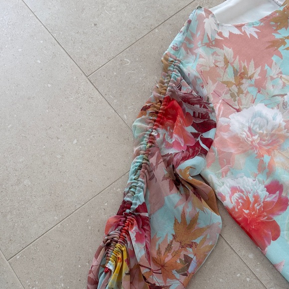 Vince Camuto Floral Blouse - Picture 3 of 4